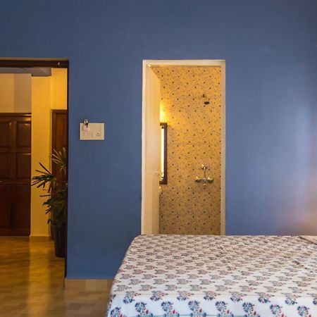 Coco Moon Hotel Morjim Exterior foto
