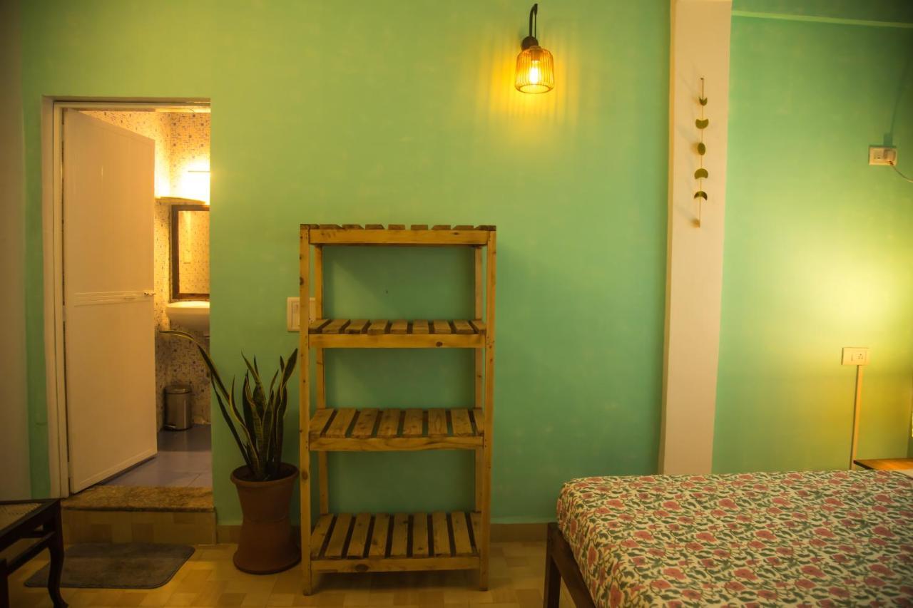 Coco Moon Hotel Morjim Exterior foto