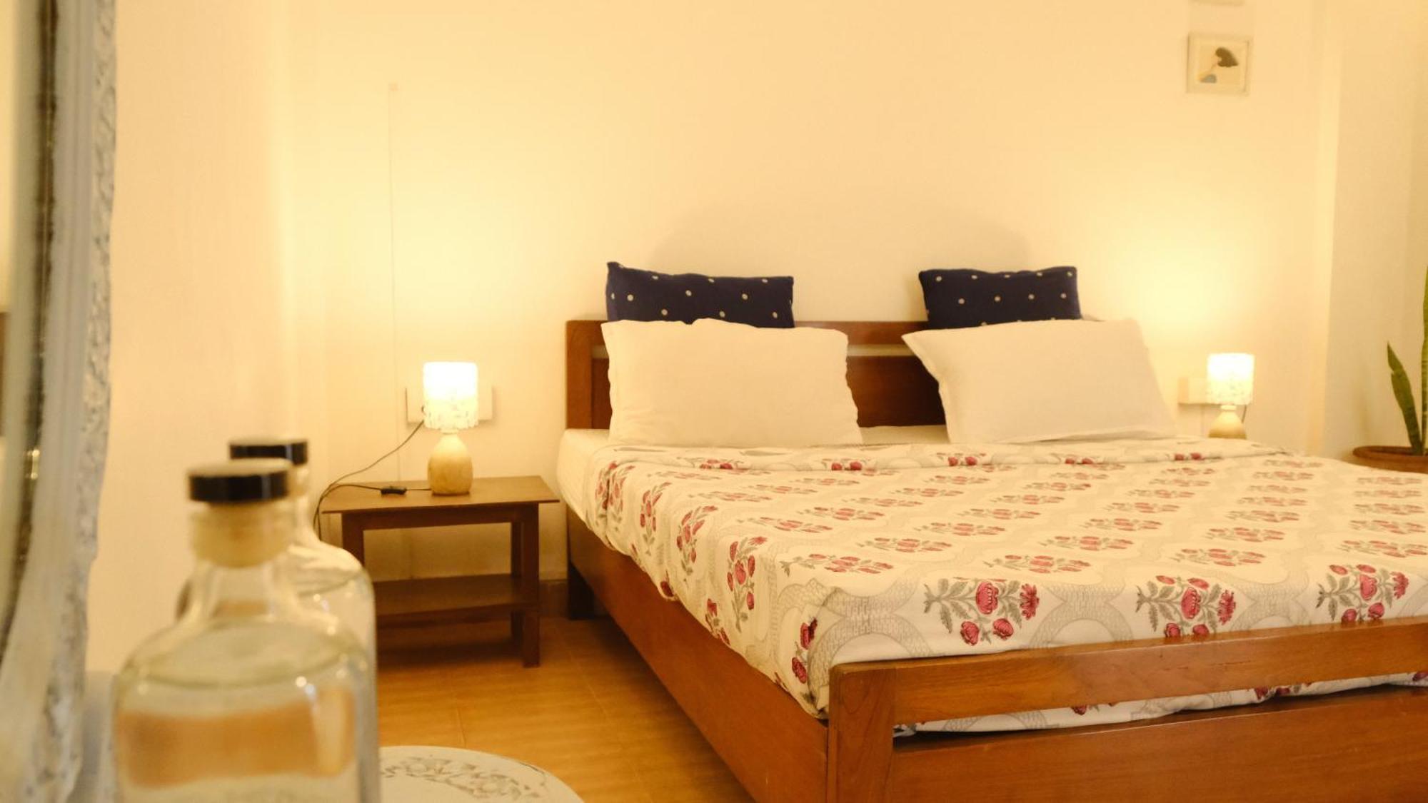 Coco Moon Hotel Morjim Exterior foto