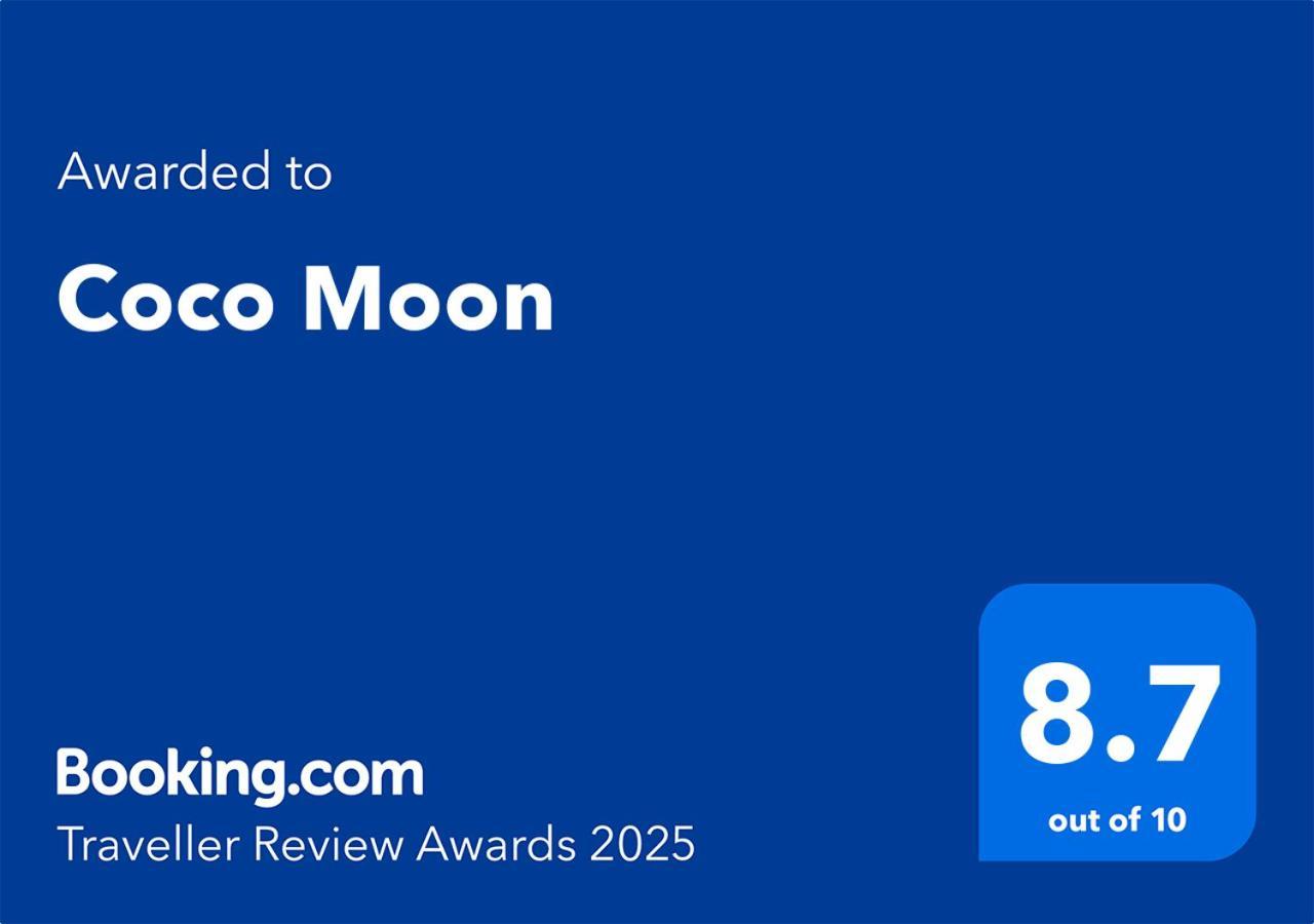 Coco Moon Hotel Morjim Exterior foto